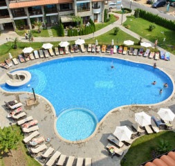 Pool_2.jpg