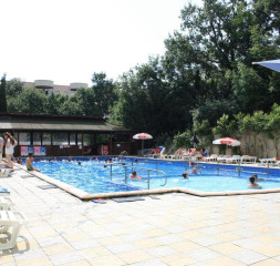 Pool_2.jpg