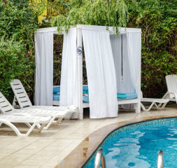 Pool_2.jpg