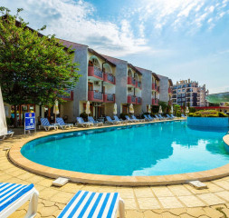 Pool_2.jpg