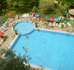 Pool_2.jpg