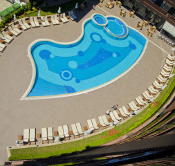 Pool_2.jpg