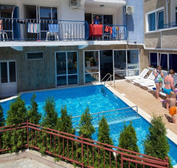 Pool_2.jpg