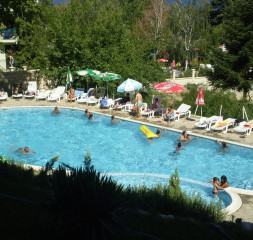 Pool_2.jpg
