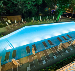 Pool_2.jpg