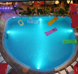 Pool_2.jpg