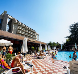 Pool_2.jpg