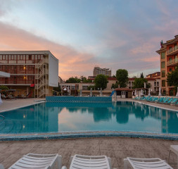 Pool_2.jpg