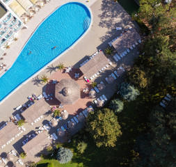 Pool_2.jpg