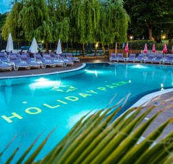 Pool_2.jpg