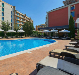 Pool_2.jpg