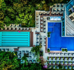 Pool.jpg