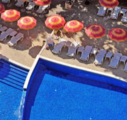 Pool_3.jpg