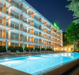 Pool_3.jpg
