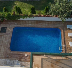 Pool_3.jpg