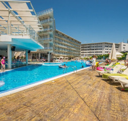 Pool_3.jpg