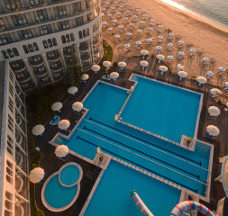 Pool_3.jpg