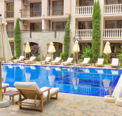 Pool_3.jpg