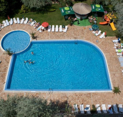 Pool_3.jpg