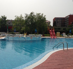 Pool_3.jpg