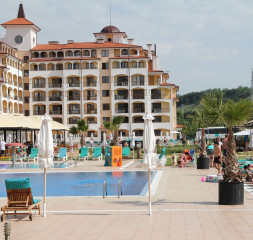 Pool_3.jpg