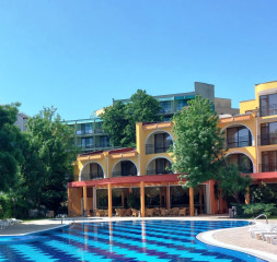 Pool.jpg