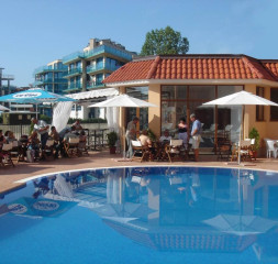 Pool_4.jpg