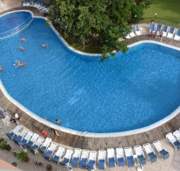Pool_4.jpg
