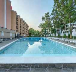 Pool_4.jpg