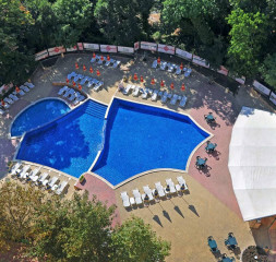 Pool_4.jpg