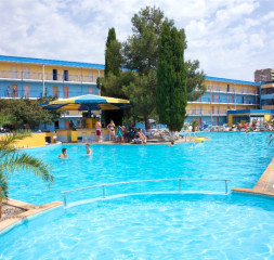 Pool_4.jpg