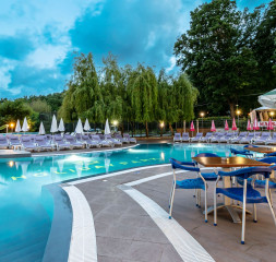 Pool_4.jpg