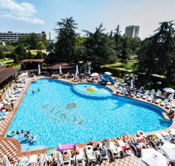 Pool_4.jpg