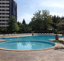 Pool_5.jpg