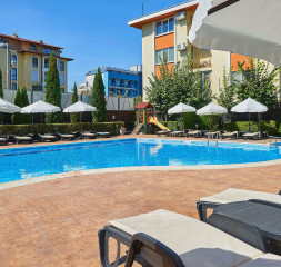 Pool_5.jpg