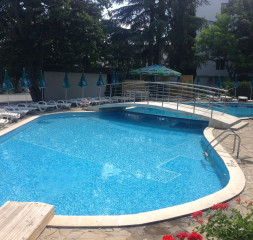 Pool.jpg