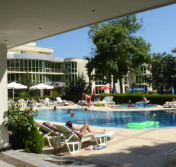 Pool_6.jpg