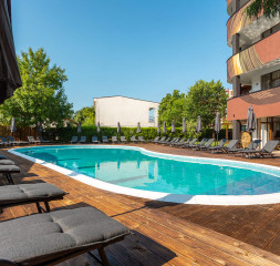 Pool_6.jpg