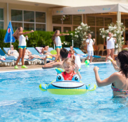 Pool.jpg