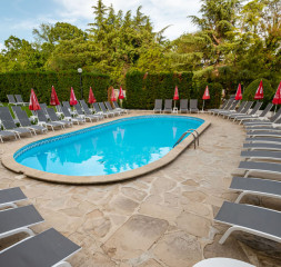 Pool.jpg