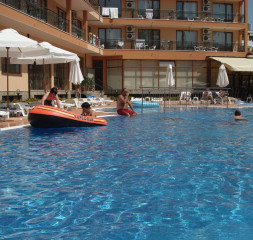 Pool_7.jpg