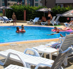 Pool.jpg