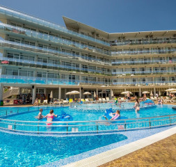 Pool.jpg