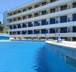 Pool.jpg