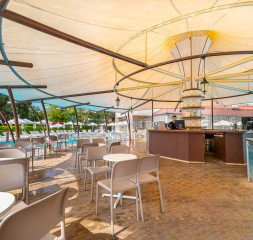 Pool_Bar_1.jpg