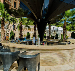 Pool_Bar_1.jpg