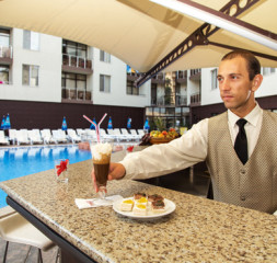 Pool_Bar_1.jpg