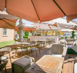 Pool_Bar_1.jpg