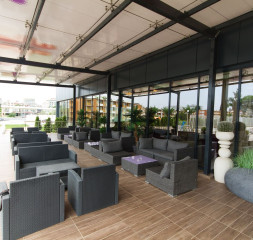 Pool_Bar_1.jpg