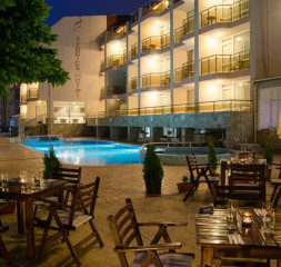 Pool_Bar_1.jpg